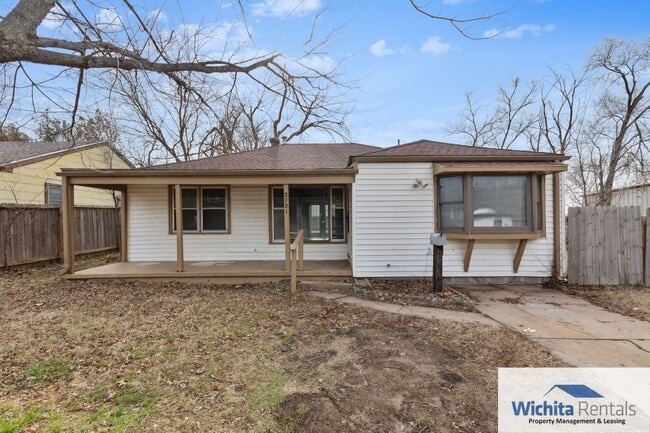 Primary Photo - Spacious 3 Bed 1 Bath