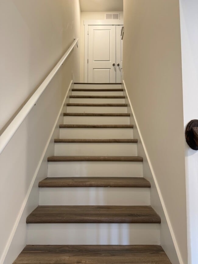 Building Photo - 1129 Wenna Wy