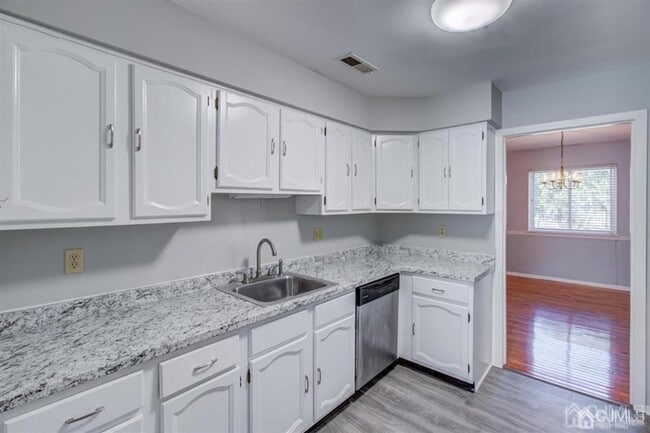 Building Photo - 59 Thoreau Dr
