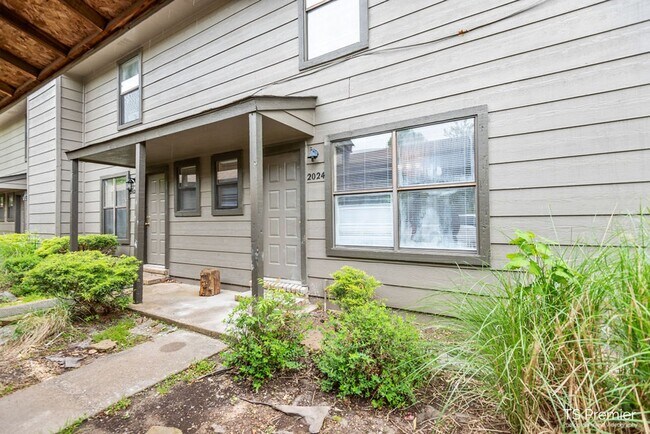 Building Photo - 2026 N Ball Ave