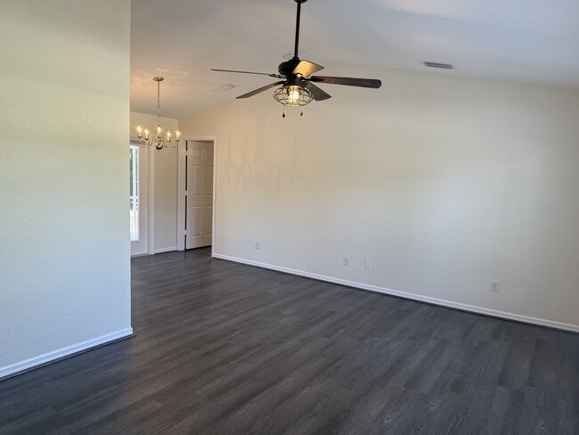 Building Photo - "3-Bedroom North Port Home!"