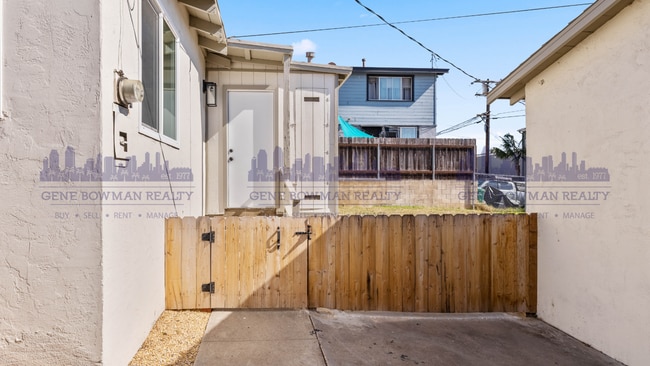 Building Photo - Newly Renovated, Beautiful 2-Bed/1Bath Stand Alone Home