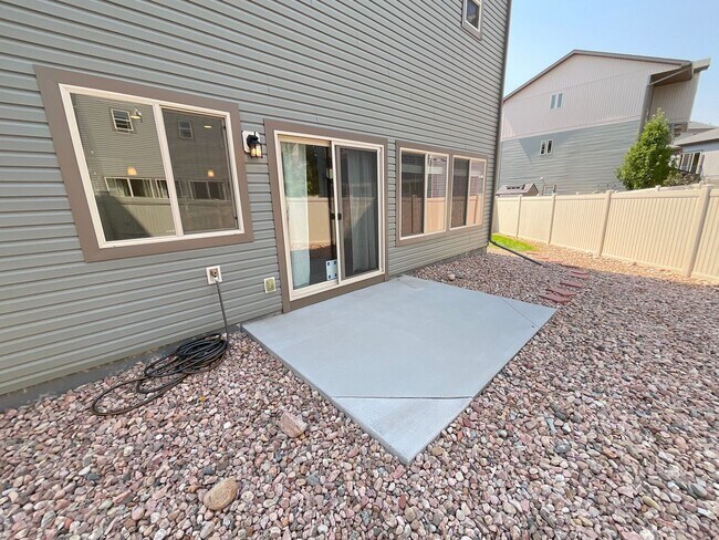 Building Photo - 3 Bedrooom Home Available Near Dublin Blvd...