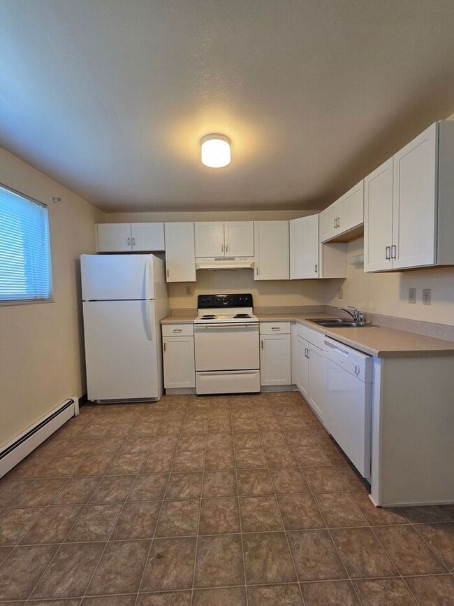 Building Photo - Move-In Ready 2-Bedroom in Brookwood Village — First Month Rent Waived!