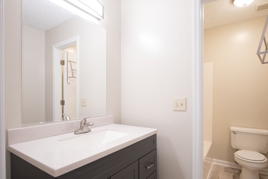 Building Photo - Shelton Park Townhome