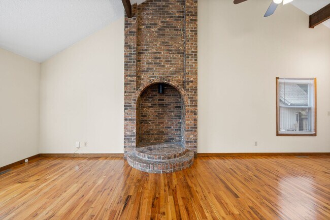 Building Photo - S1005-MF2