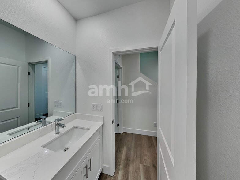 Building Photo - 10366 Beaver Tail St