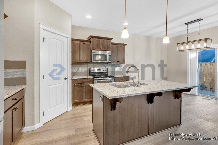 Building Photo - 2812 25th Pl