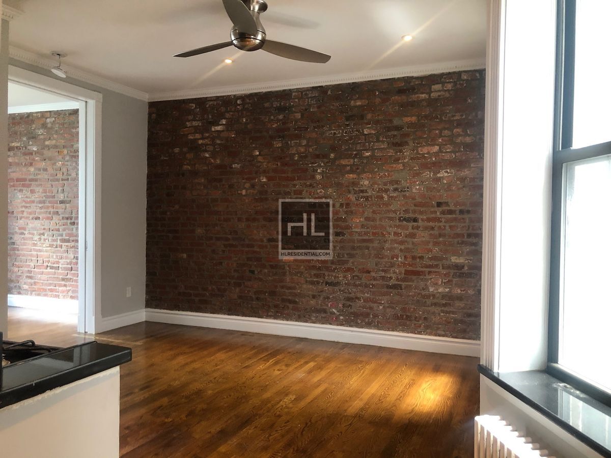 Building Photo - East 13th Street