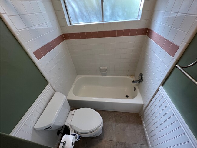 Building Photo - 38 Meadow Cove Dr