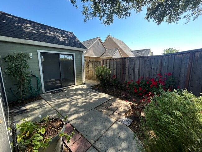 Building Photo - Adorable 1 Bedroom Home in 55+ Cottage Gre...