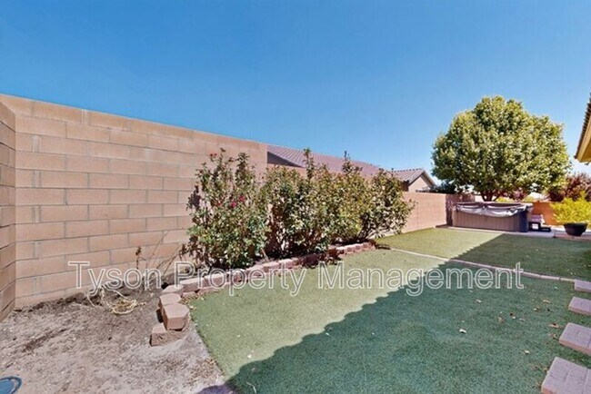 Building Photo - 8727 Placitas Roca Rd