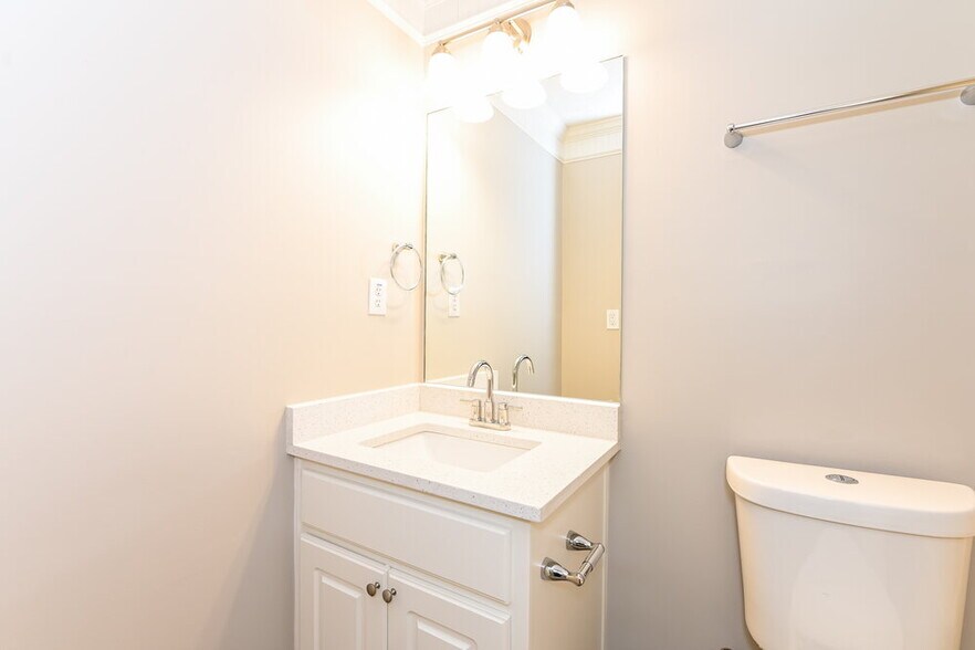 Building Photo - 505 Brewer Dr
