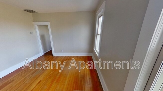 Building Photo - 469 Delaware Ave