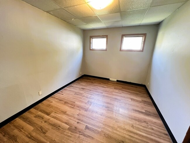 Building Photo - 123 W Waupansie St