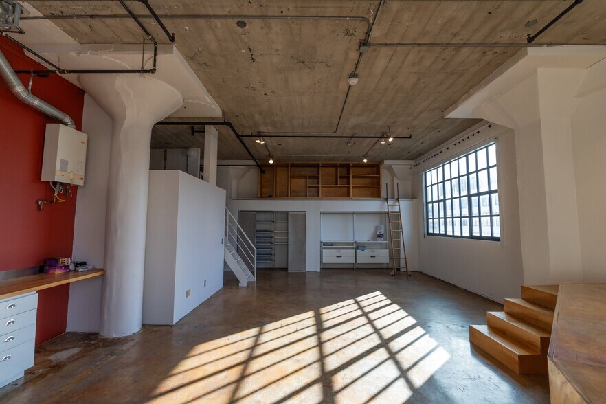 Building Photo - 247 4th St