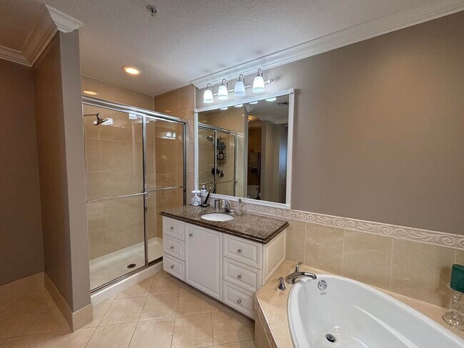 Building Photo - 30 Harbour Isle Dr E