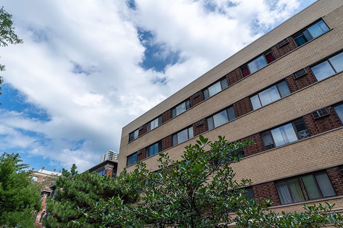 Building Photo - 5919 N Kenmore Ave