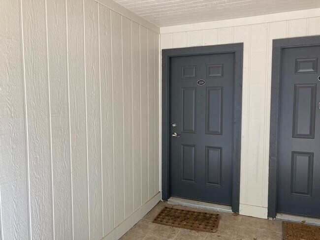 Building Photo - 100 Lorenz Rd