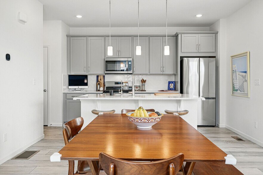 Building Photo - 1365 Shale Dr