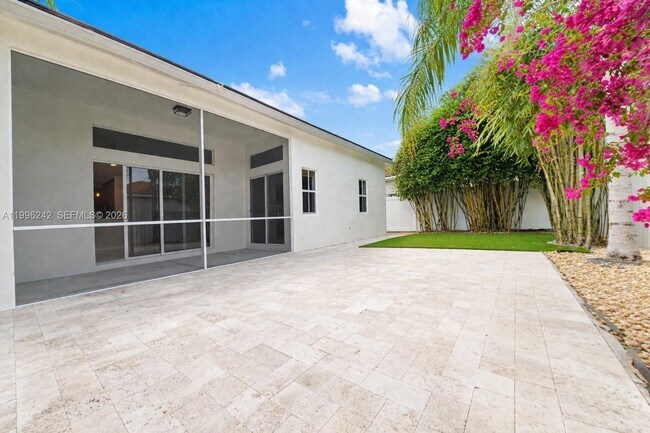 Building Photo - 717 Tanglewood Cir