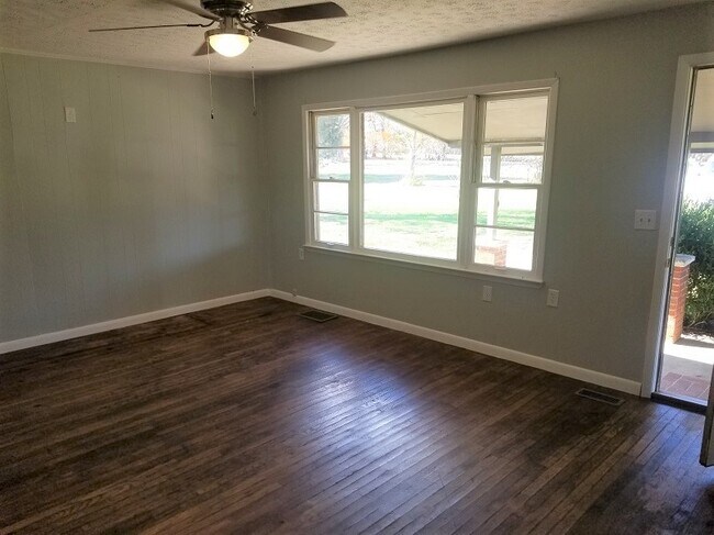 Building Photo - 1164 Bowman Loop