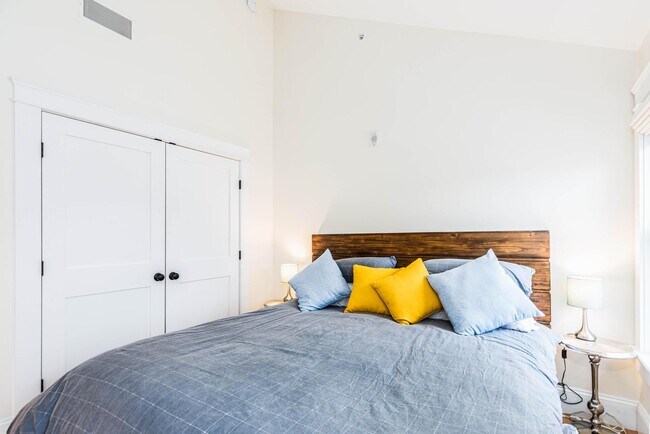 Building Photo - 1 Franklin St