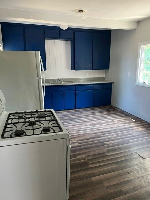 Building Photo - 112 E Chemung Pl