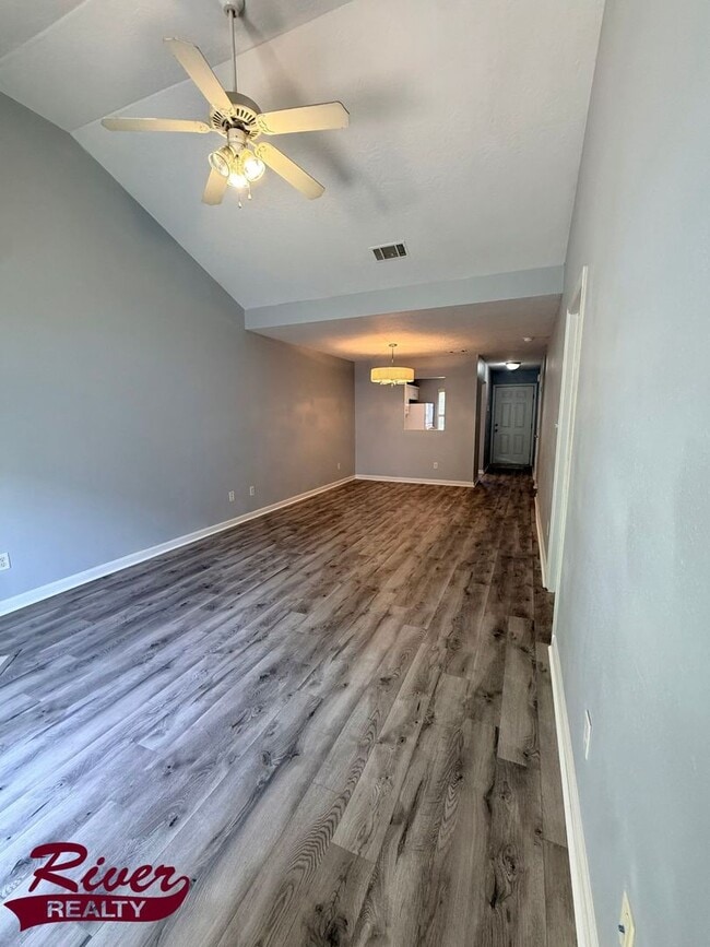 Building Photo - 2025 Buckhaven Way