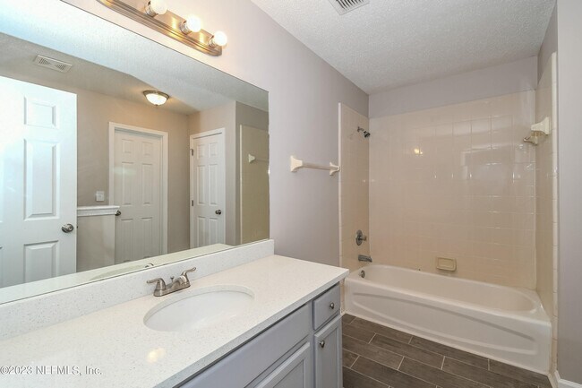 Building Photo - 1693 Spring Branch Dr W