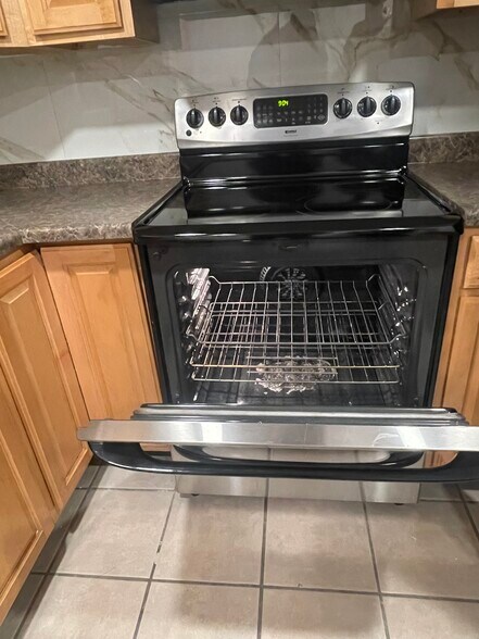 Building Photo - 221 E Nicoletti Dr