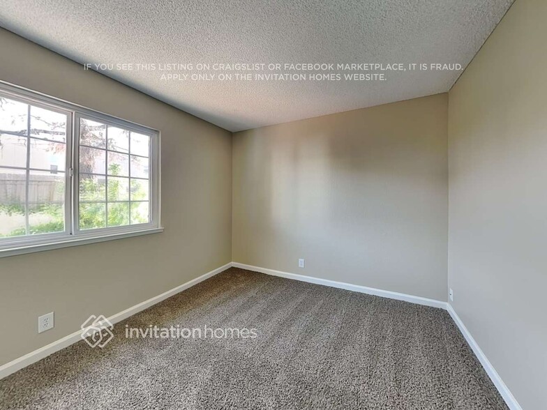 Building Photo - 2165 Cedarbrook Dr