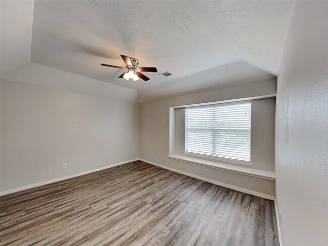 Building Photo - 13323 Ambrosa Dr