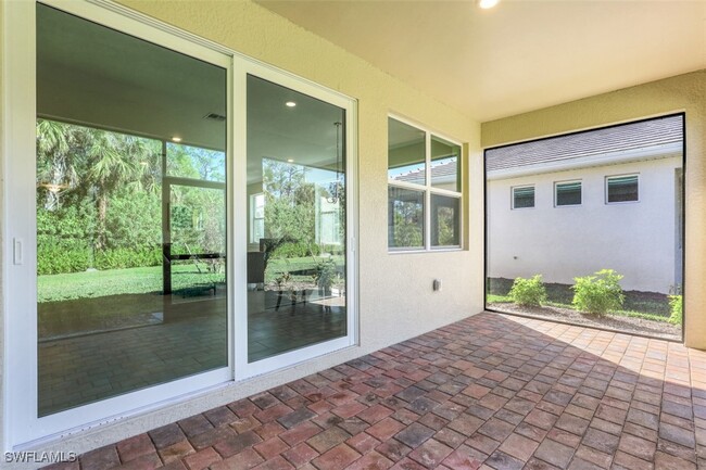 Building Photo - 315 Tamarindo Ln