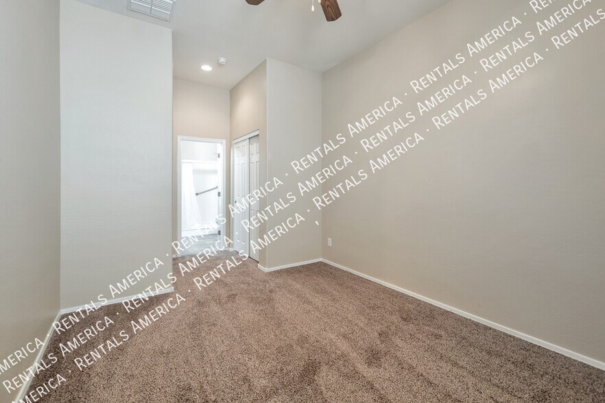 Building Photo - 43958 W Bailey Dr