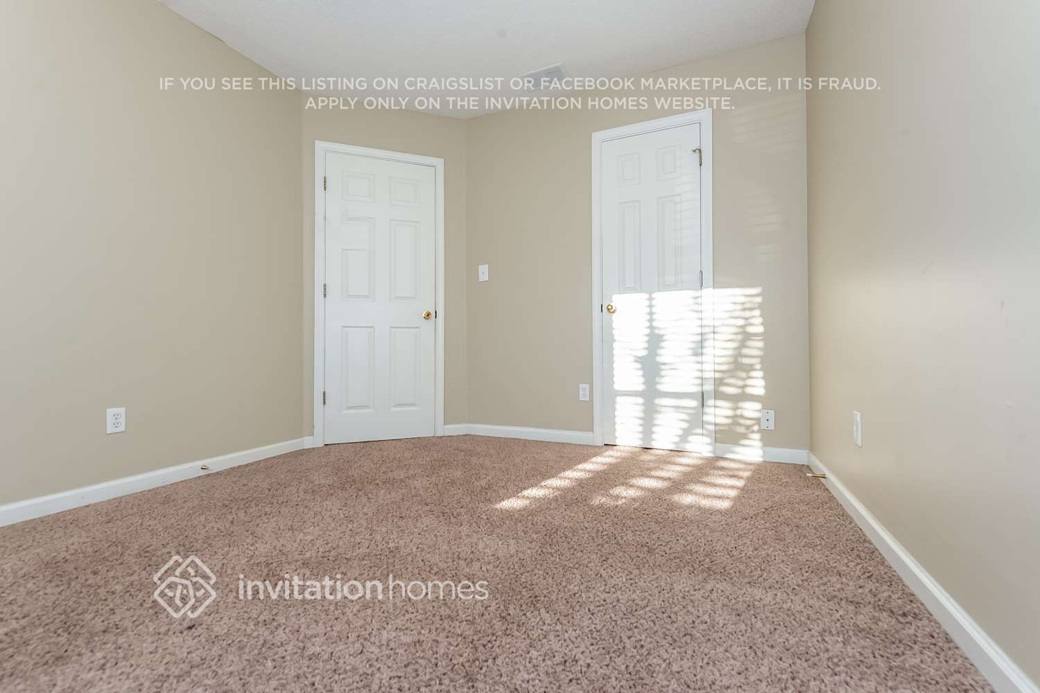 Building Photo - 265 Village Dr