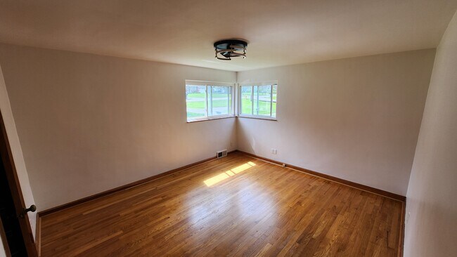 Front Bedroom - 8446 Clough Pike