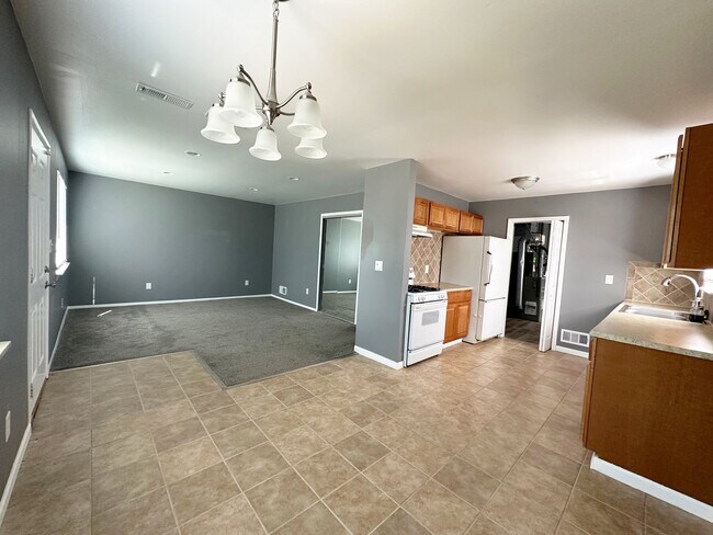 Building Photo - 30486 Townley St