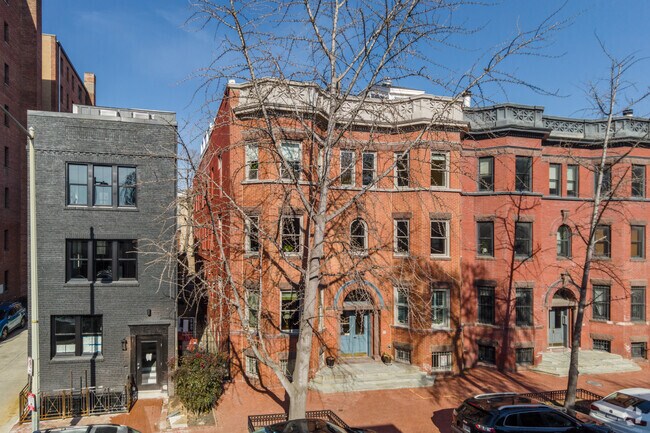 Primary Photo - 1617 Swann St NW