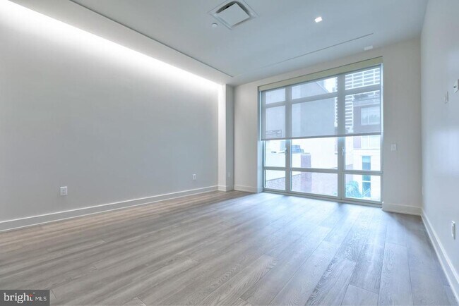 Building Photo - 130 18TH St