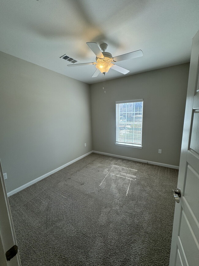 Building Photo - 3999 John Sharp Dr