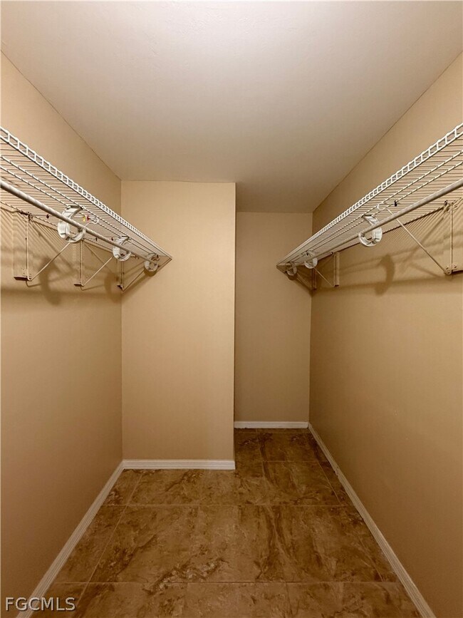 Building Photo - 208 Homewood Ave S