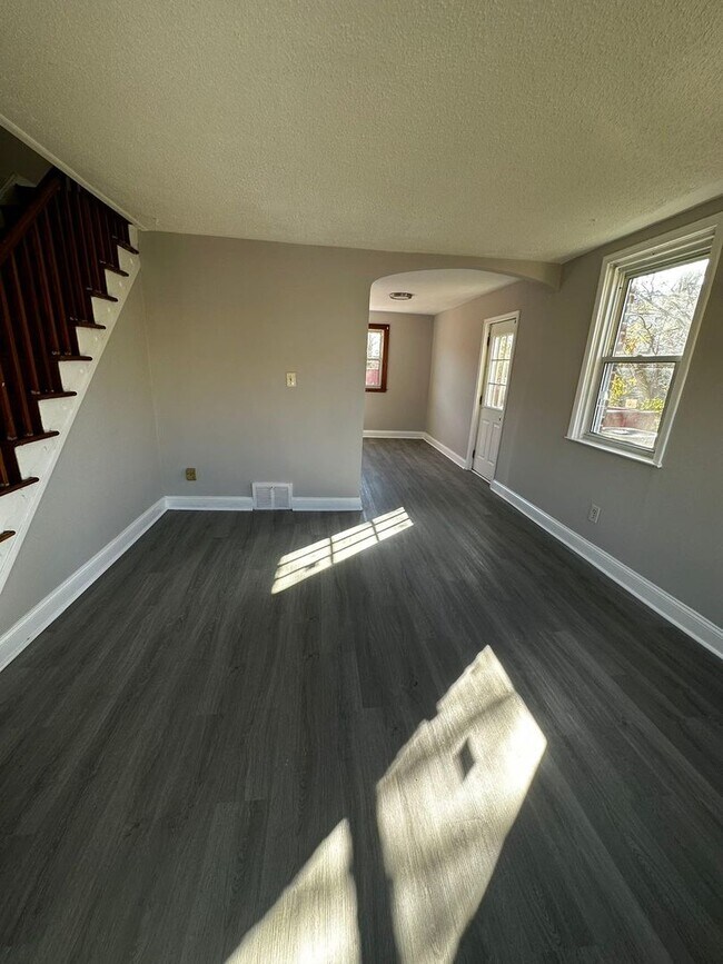 Primary Photo - 3 Bedroom and 1 bathroom House