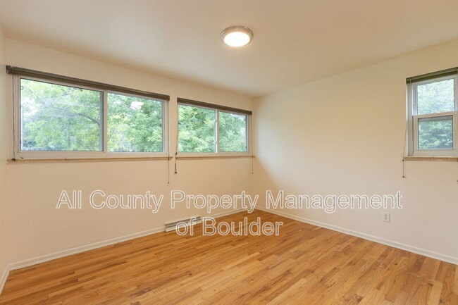 Building Photo - 4690 Sioux Dr
