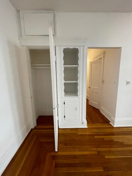 Building Photo - 1870 Commonwealth Ave