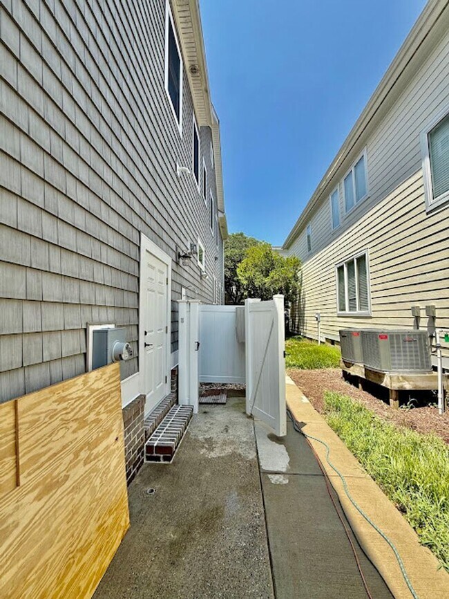Building Photo - 4 bedroom Ocean Park Single Family