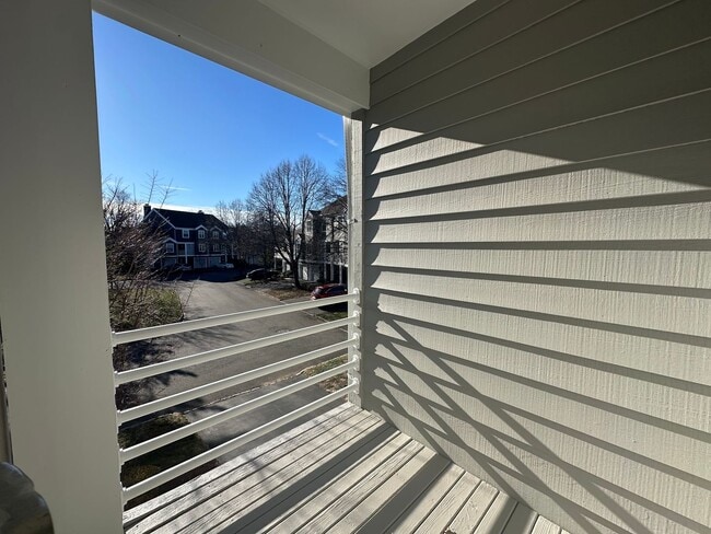 Building Photo - 2 bedrooms 2.5 bath