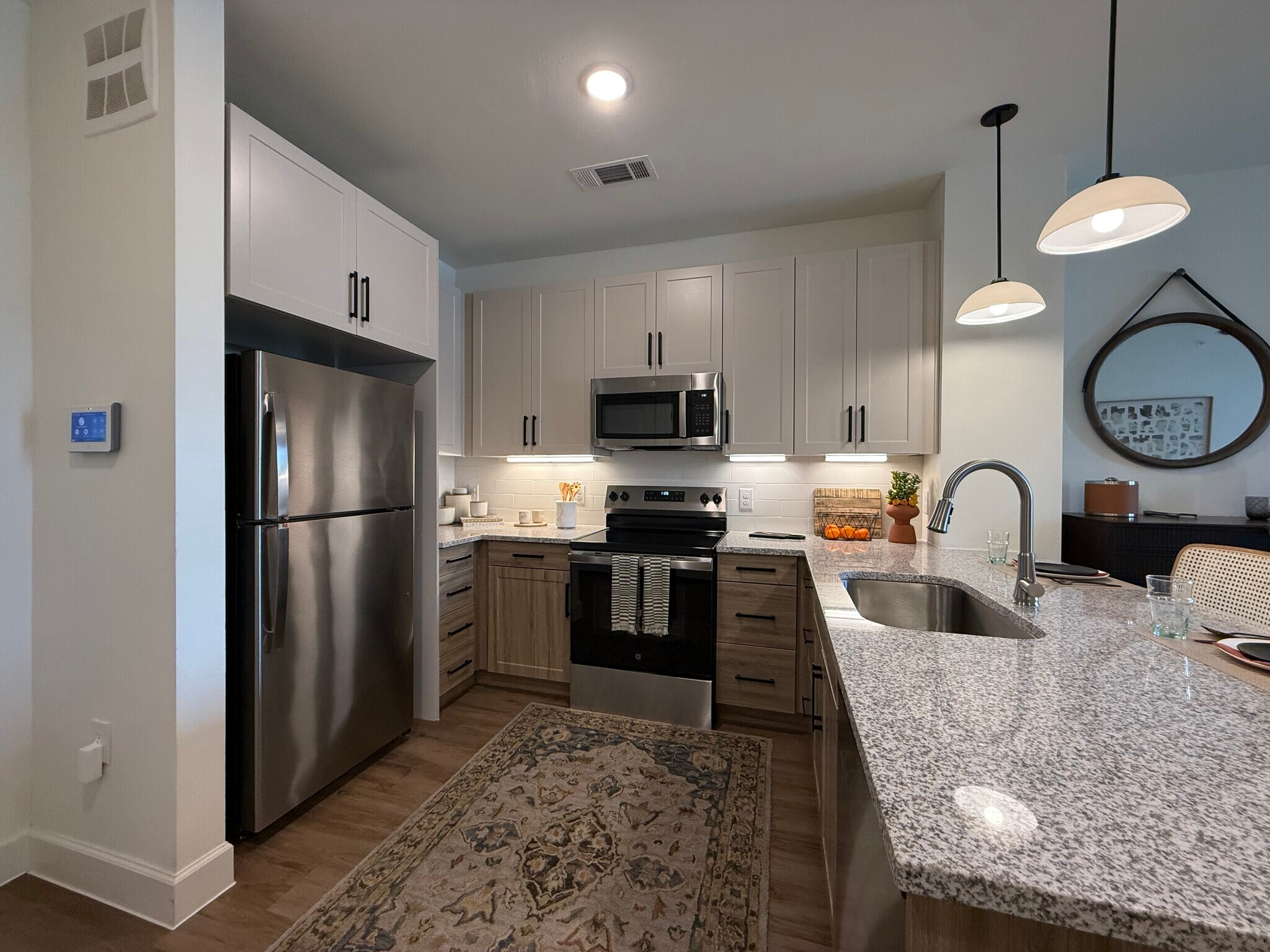 Building Photo - 3144 Gorge Way