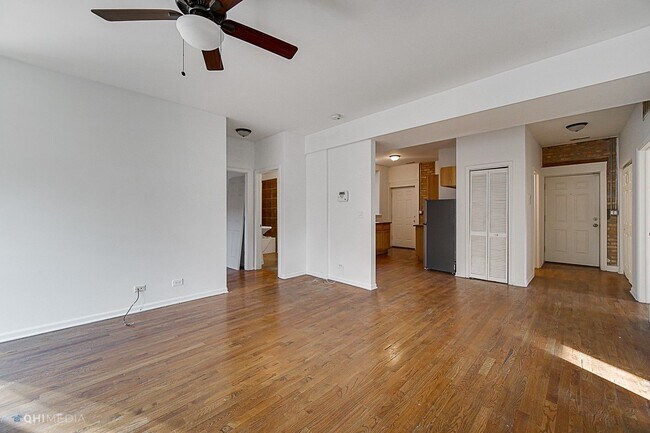 Building Photo - Amazing Woodlawn 3 Bedroom Apartment With ...