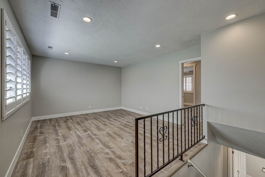Building Photo - 660 S 400 E